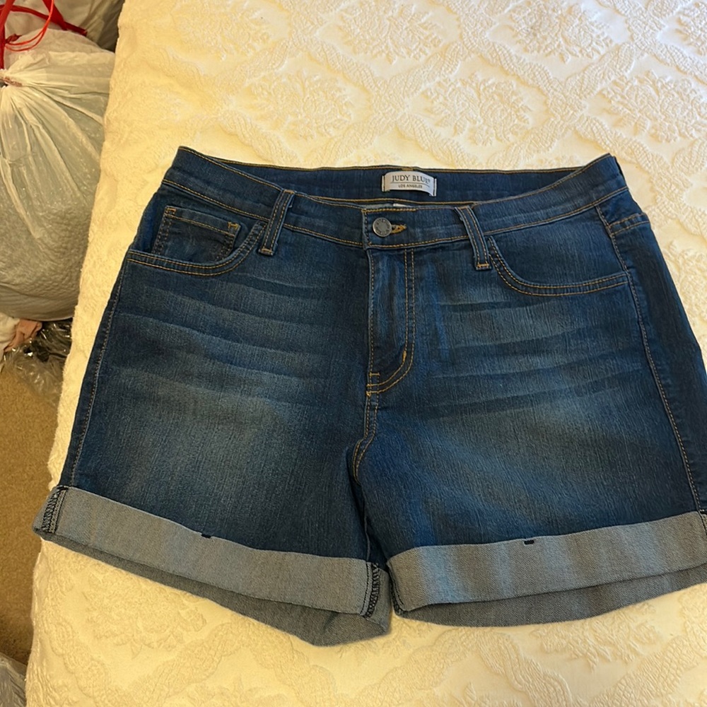 Judy blue shorts